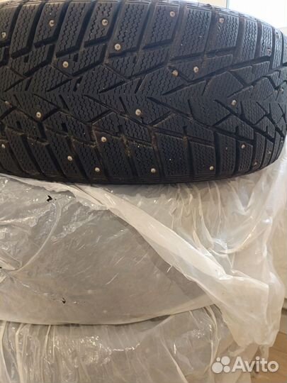 DoubleStar DU01 215/60 R16 95T