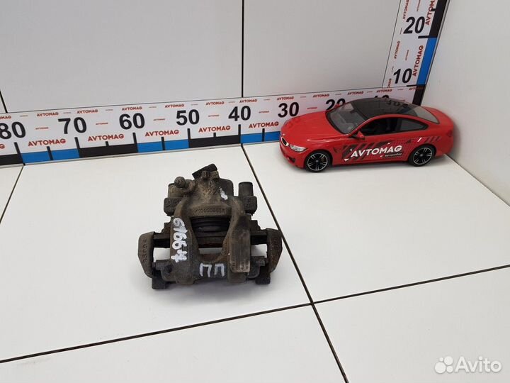 Суппорт передний правый (Renault Logan)