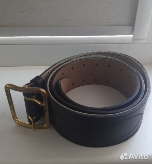 Мужской кожаный ремень черный
