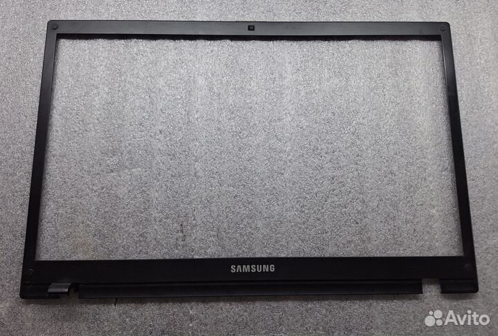 Рамка матрицы Samsung NP300V5A