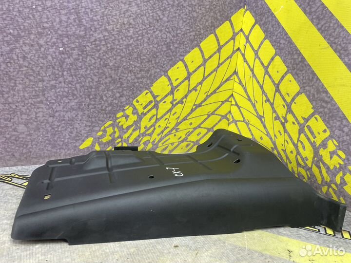 Накладка под торпедо правая Мазда сх7 CX-7