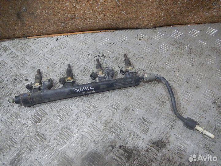 Топливная рампа с форсунками Peugeot 308 1.6 VTI