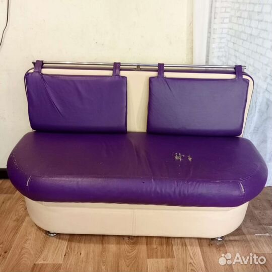 Диван