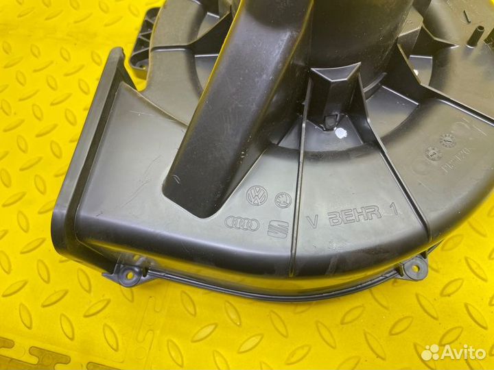 Б/У Мотор печки (Вентилятор отопитель) - В хорошем