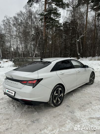 Hyundai Elantra 1.5 CVT, 2022, 74 000 км