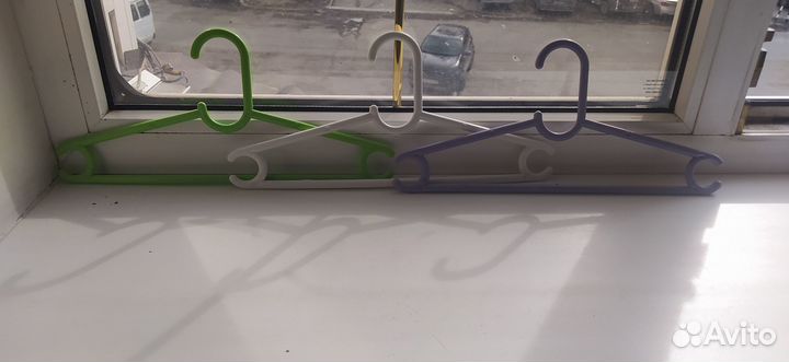 Продам вешалки