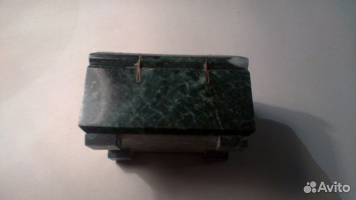 Шкатулка для ювелирных украшений из камня