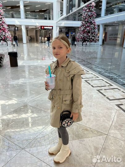 Плащ для девочки Burberry на рост 128