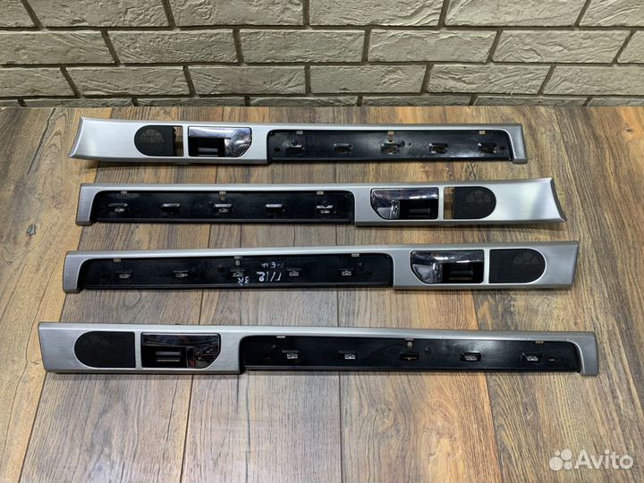 VW Touareg Накладка декоративная внутренняя LH RH