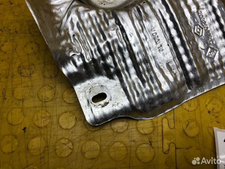 Тепловой экран Renault Arkana H4ME441 2021