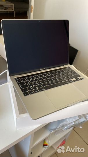 Macbook pro 13 2020 i5 A2251 2 GHZ 16 RAM 1 TB