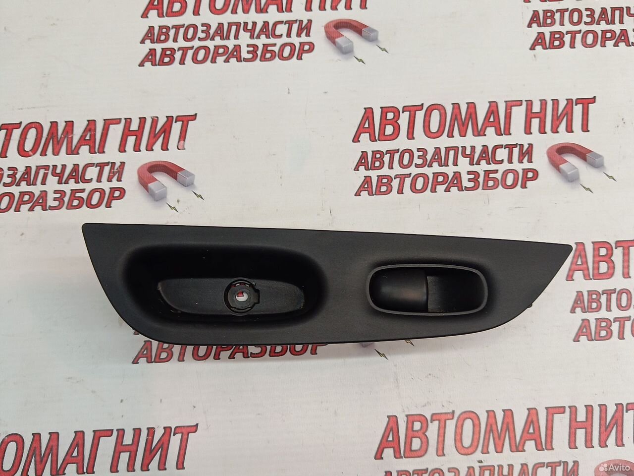 Кнопка стеклоподъемника задняя Nissan X-trail T32