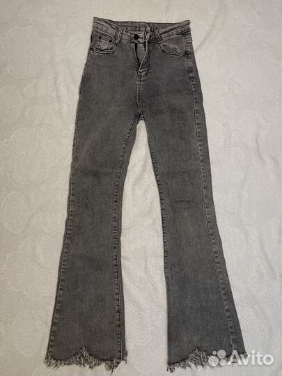 Джинсы клеш