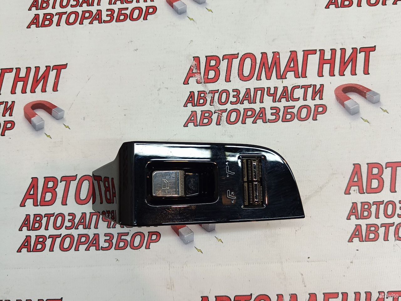 Кнопка стеклоподъемника задняя правая Zeekr 001