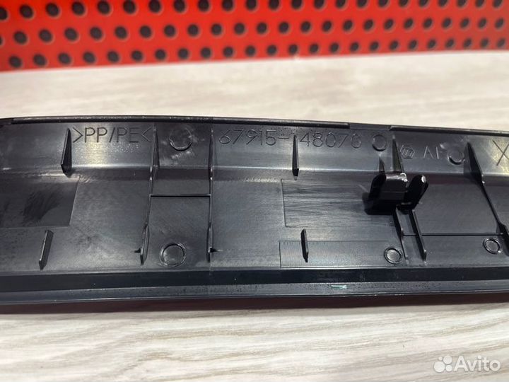 Накладка на порог салона задняя правая Lexus Rx 4