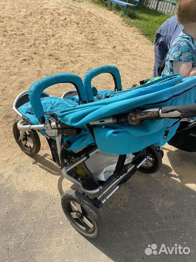 Коляска для двойни bumbleride