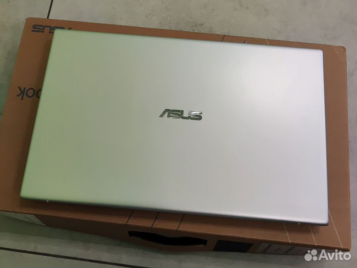 Ноутбук asus 17.3 Intel i5, 8гб DDR4, 256гб SSD
