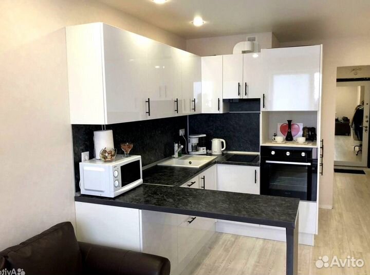 Кухонный гарнитур угловой в потолок на заказ