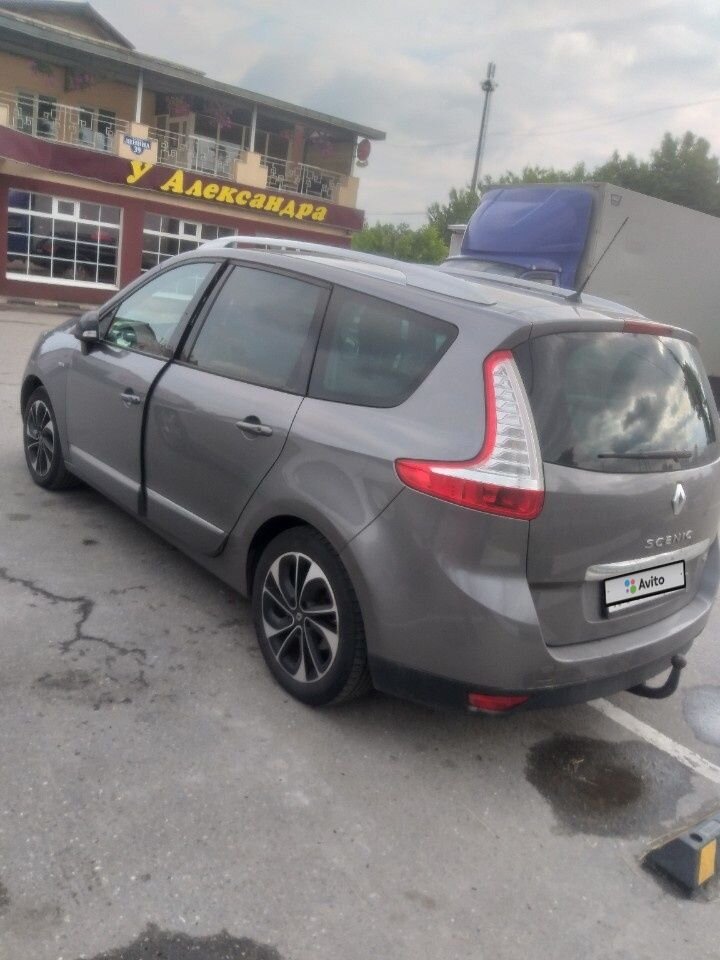 Renault Grand Scenic: фото владельца