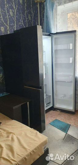 Холодильник двухдверный LG Side by side