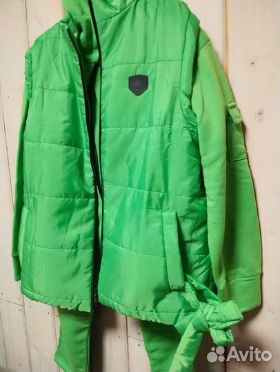 Костюм тройка с поясом