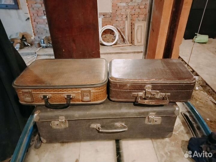 Старинные чемоданы для фотосессий