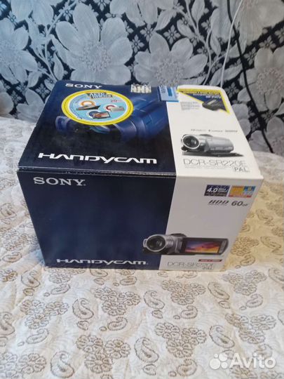 Видеокамера Sony handycam DCR-SR220E