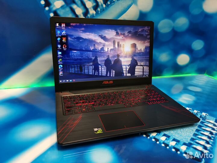 Игровой ноутбук Asus на i5 / GTX 1050 / SSD+HDD