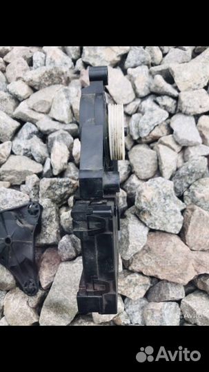 Моторчик стеклоподъемника правый skoda а 5