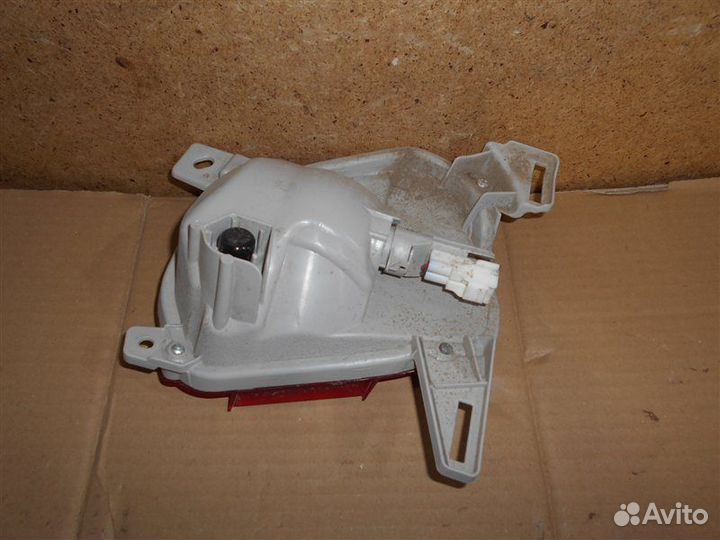 Фонарь противотуманный левый Toyota Highlander 3