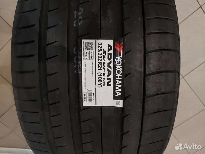 Yokohama Advan Sport V105 285/35 R21 и 325/30 R21