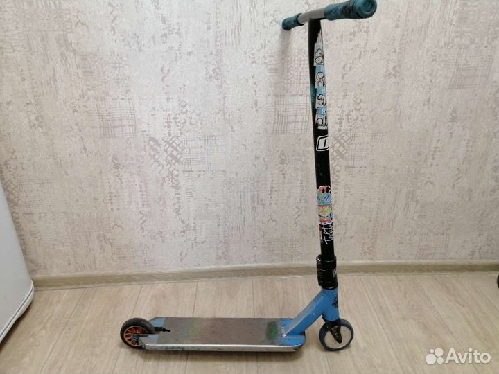 Трюковой самокат на деке Blunt Colt + запчасти