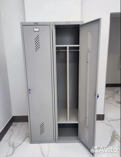 Шкаф металлический для раздевалок кабинка