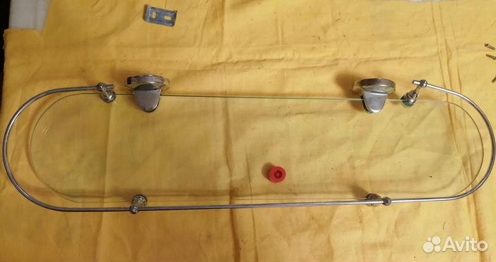 Полочка стеклянная с ограждением