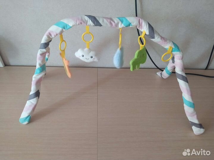 Развивающая дуга с игрушками