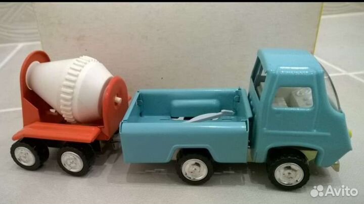 Грузовик СССР с прицепом 