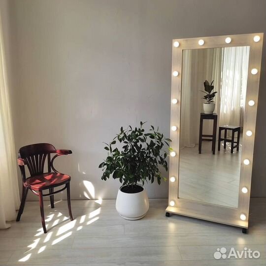 Зеркало с подсветкой