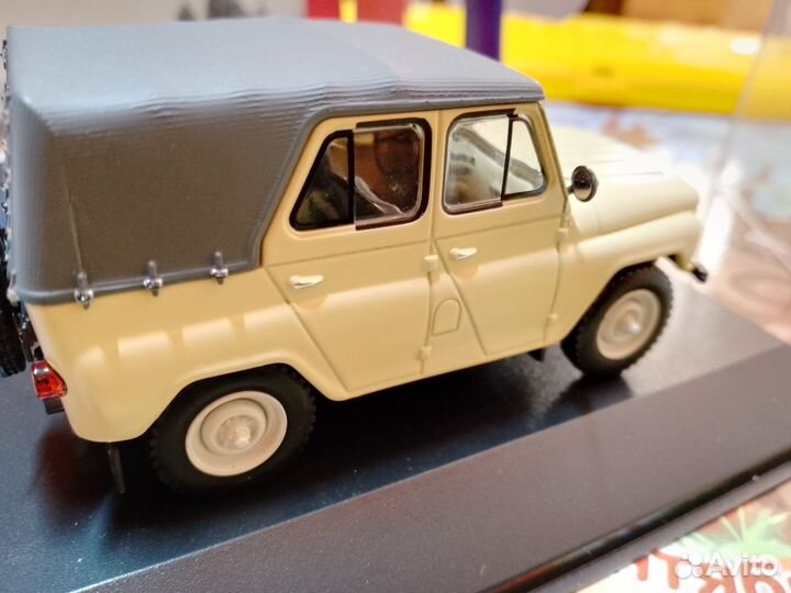 Модель 1/43 УАЗ 469Б 1975 beije
