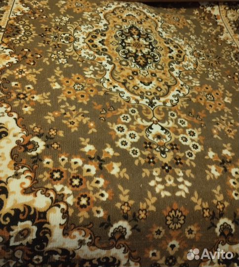 Ковер исскуственный