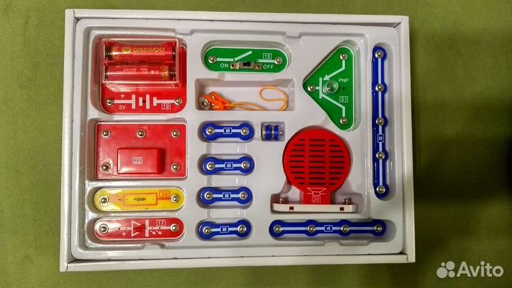 Электронный конструктор знаток Охраняем дом