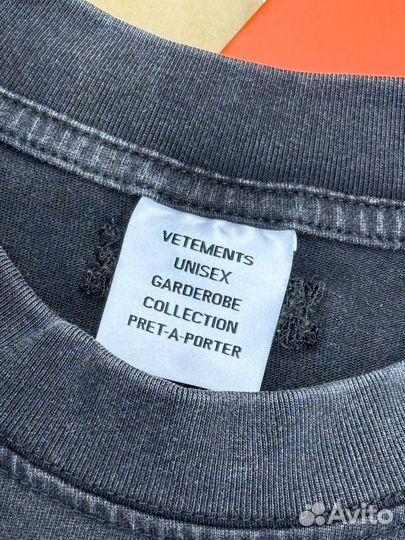 Футболка Vetements