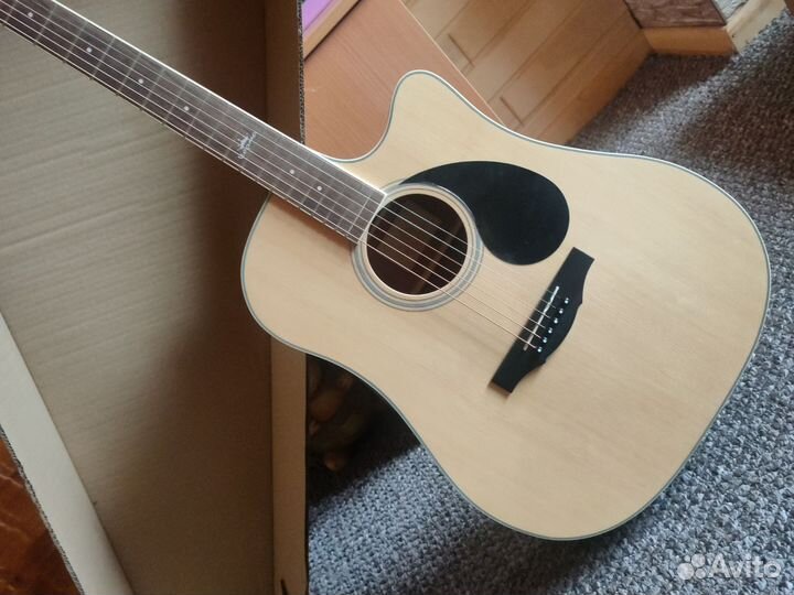 Акустическая гитара
