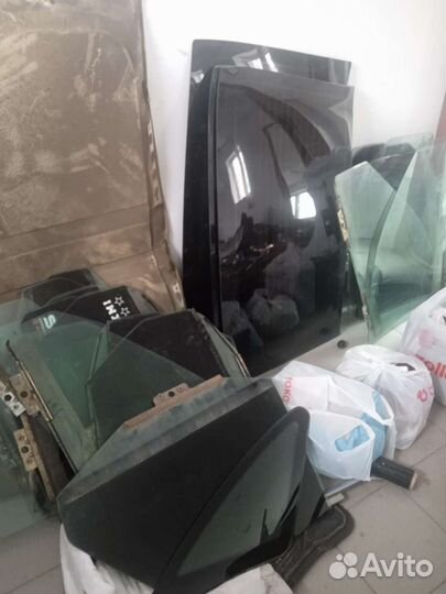 Стекла автомобильные боковые