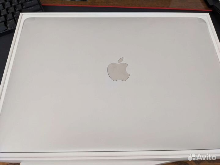 Apple MacBook Pro 13 2016 touch bar