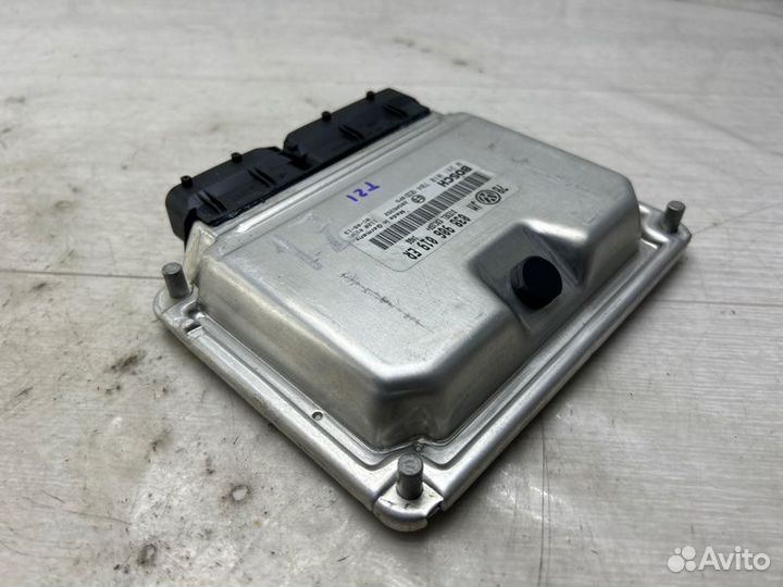 Блок управления двигателем Volkswagen Passat B5