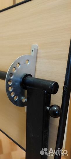 Надкроватный столик