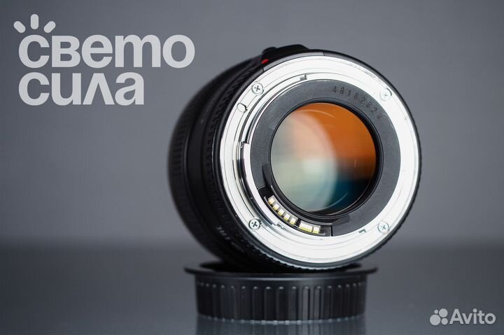 Canon EF 85mm f/1.8