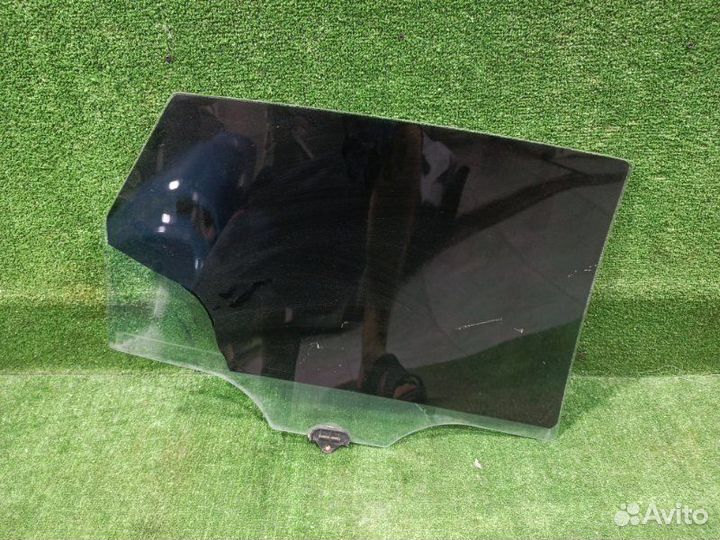 Стекло двери заднее левое Kia Ceed хэтчбек 1.6 Л