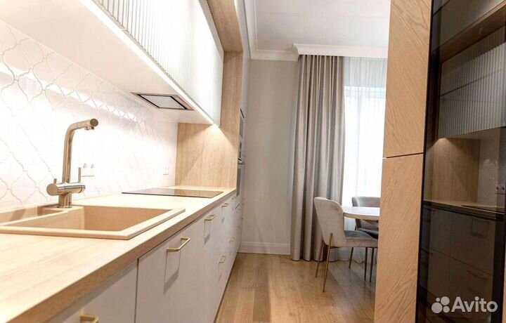 Кухня в потолок