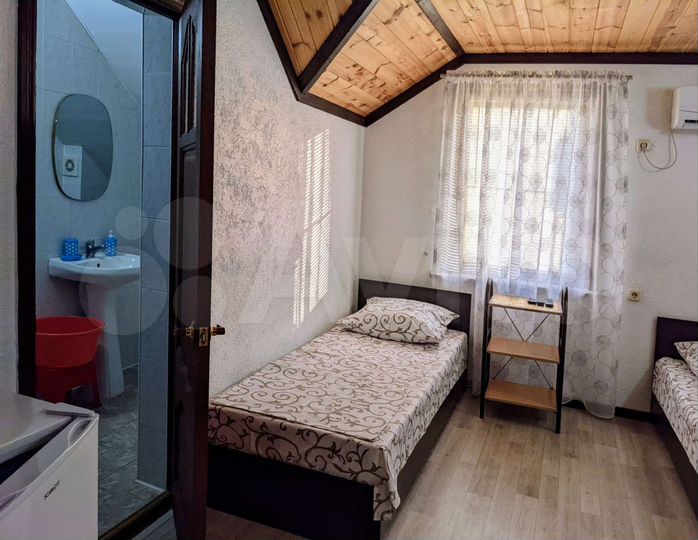 Комната 18 м² в 1-к., 2/2 эт.